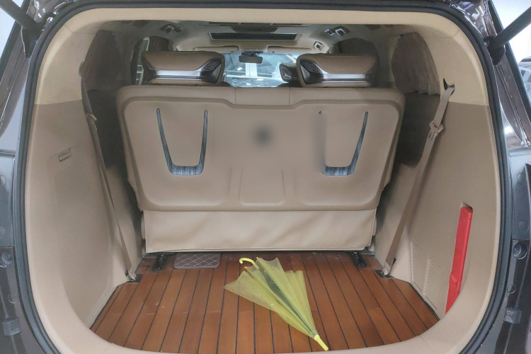 别克GL8 2021款 ES陆尊 653T 尊享型机舱底盘23