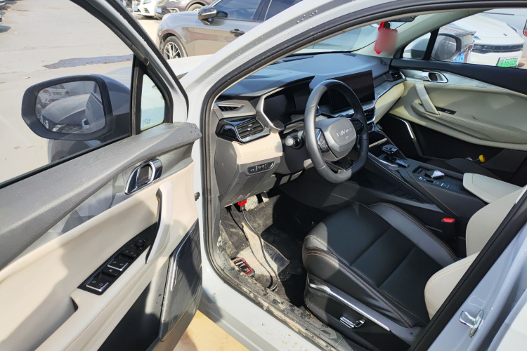 领克06 EM-P 2023款 1.5T Remix PHEV Pro中控内饰20