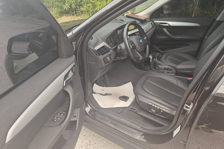 宝马X1 2016款 sDrive18Li 尊享型中控内饰20