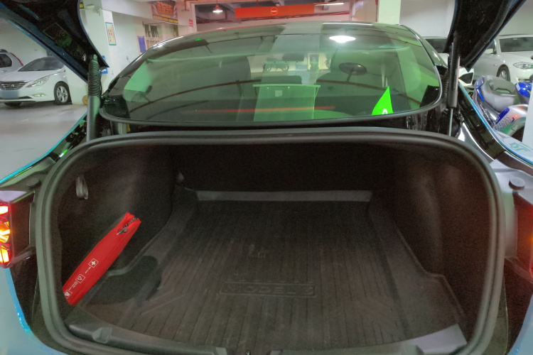 特斯拉 Model 3 2022款 后轮驱动版机舱底盘23