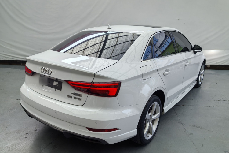 奥迪A3 2018款 30周年年型 Limousine 35 TFSI 时尚型车身外观6009