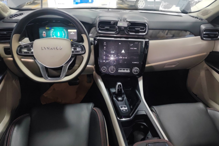 领克02 2019款 1.5T DCT两驱耀Pro版 国VI中控内饰12