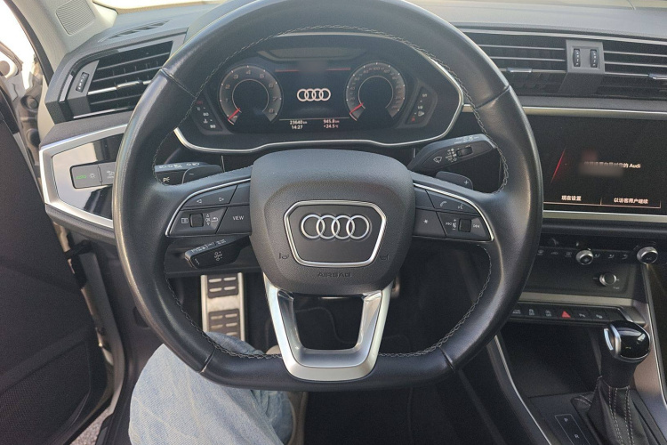 奥迪Q3 2023款 改款 40 TFSI 时尚动感型中控内饰13