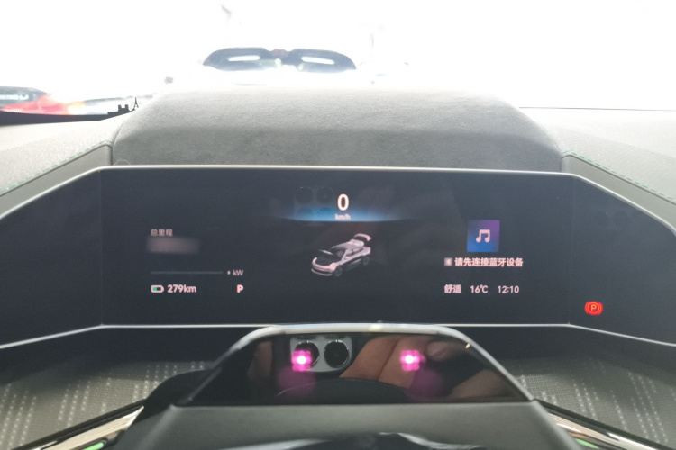 极氪001 2023款 WE版 100kWh局部细节14