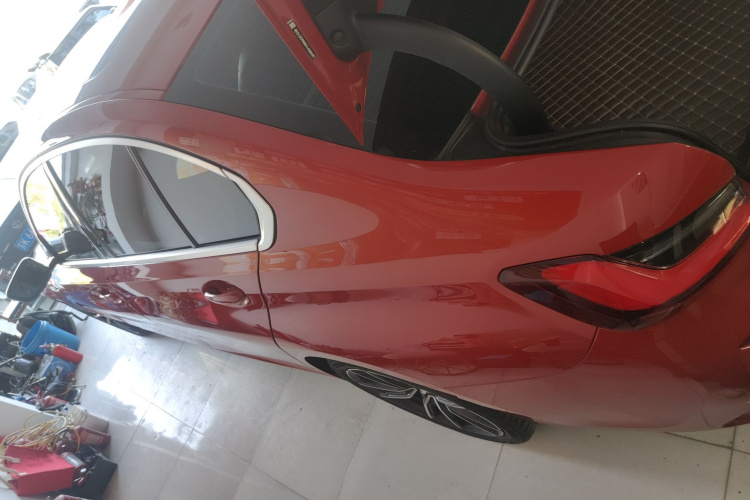 宝马3系 2022款 325Li M运动套装车身外观4