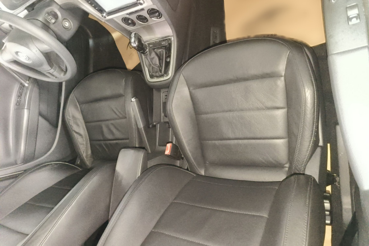 大众 朗逸 2013款 改款 1.4TSI DSG舒适版中控内饰7005