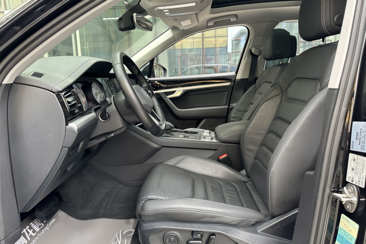 大众 途锐 2021款 2.0TSI 领航特别版局部细节9005