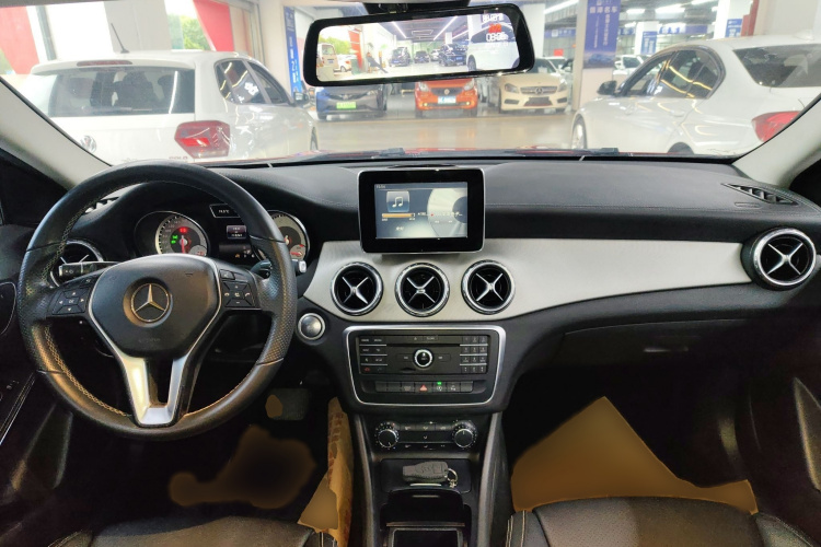 奔驰GLA 2016款 GLA 200 时尚型中控内饰7002