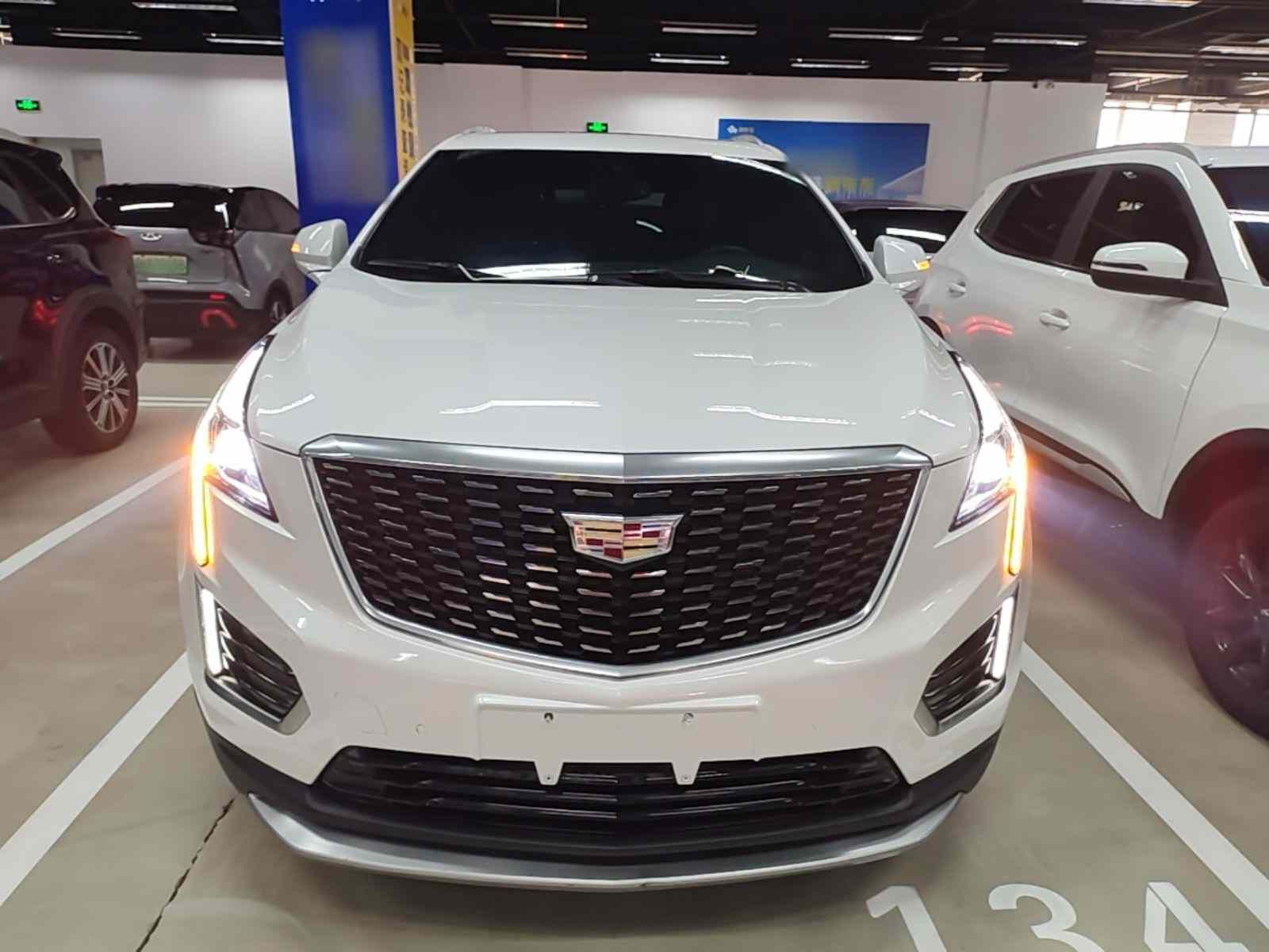 凯迪拉克XT5 2023款 2.0T 两驱风尚型(1)