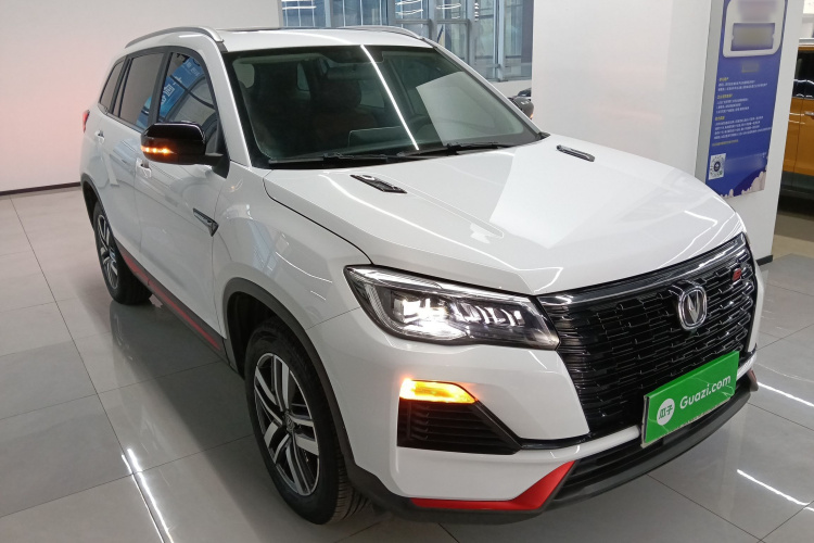 长安CS75 2022款 蓝鲸版 1.5T DCT豪华型车身外观3