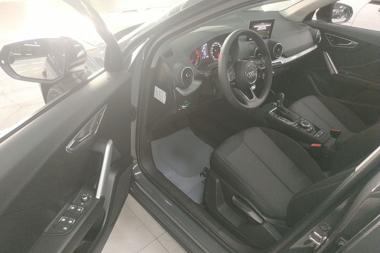 奥迪Q2L 2021款 35 TFSI 进取动感型中控内饰20