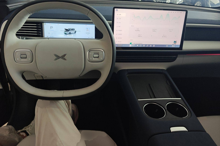 小鹏G6 2023款 580 长续航 Pro中控内饰12