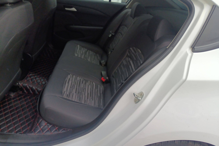 雪佛兰 科沃兹 2019款 320 自动欣享天窗版中控内饰21