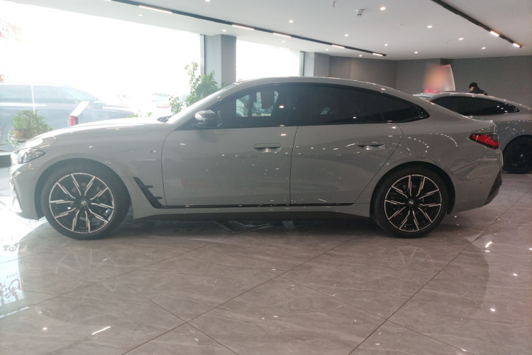 宝马4系 2023款 425i Gran Coupe M运动曜夜套装车身外观6003