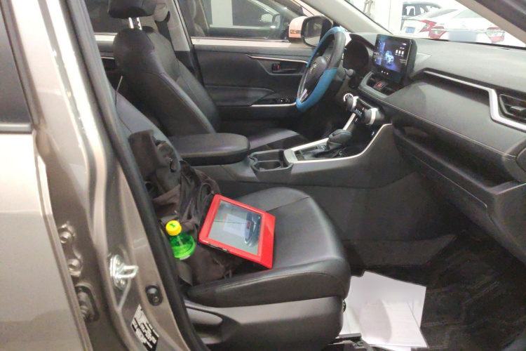 丰田 RAV4荣放 2024款 2.0L CVT两驱都市版局部细节41