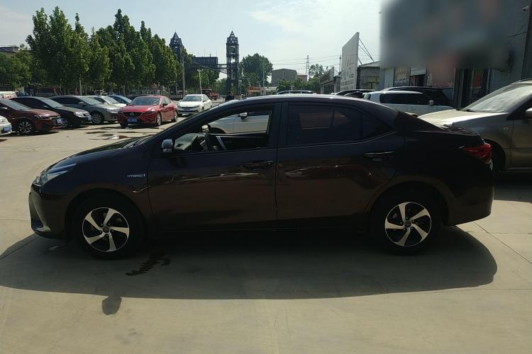 丰田 雷凌 2017款 改款双擎 1.8H GS E-CVT精英天窗版 国V车身外观4