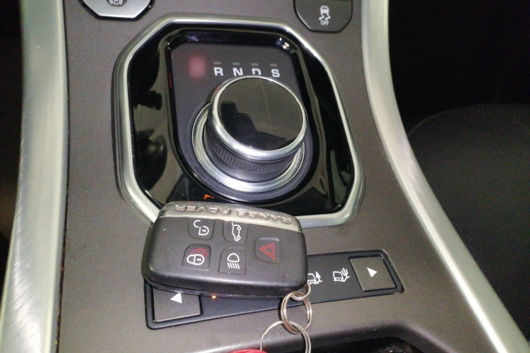 路虎 揽胜极光 2018款 240PS SE DYNAMIC 智锐版局部细节18