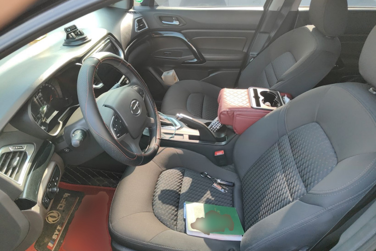 广汽传祺 传祺GS4 2015款 200T G-DCT精英版中控内饰19