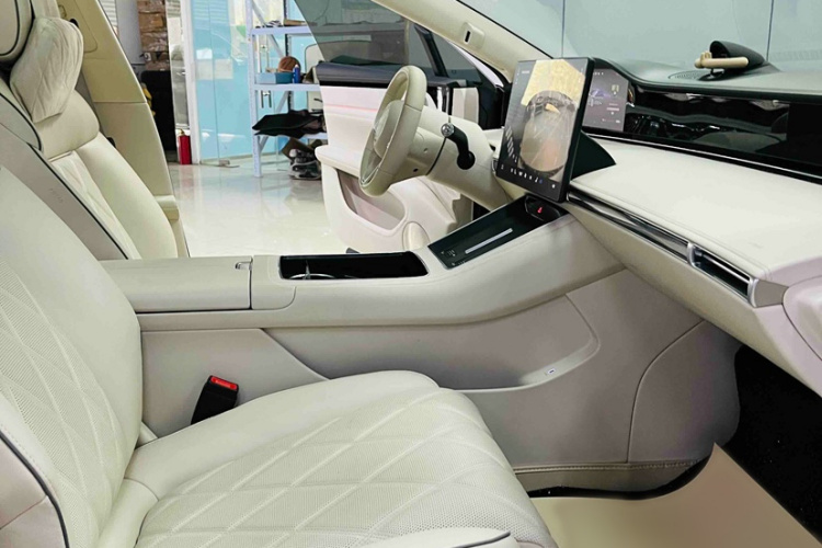 鸿蒙智行 享界S9 2024款 纯电 Ultra 四驱旗舰版中控内饰7003