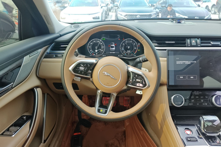 捷豹XFL 2024款 2.0T P250 两驱尊享豪华版中控内饰13