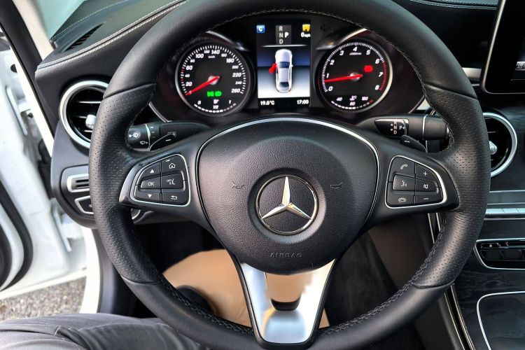 奔驰C级 2018款 C 180 L 时尚型运动版局部细节13