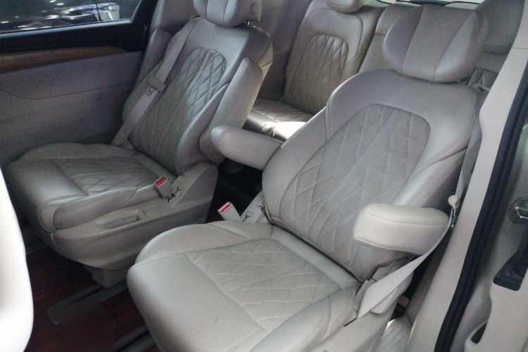 别克GL8 2018款 ES 28T 舒适型 国VI中控内饰7004