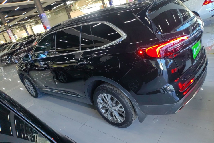 别克 2022款 昂科威Plus 652T 五座豪华型车身外观4