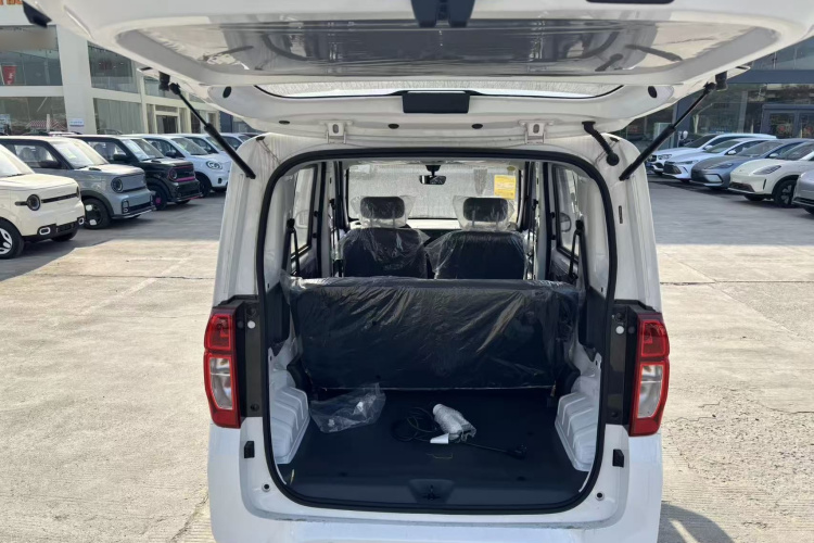 五菱汽车 五菱之光新能源 2025款 201km 标准型中控内饰7005