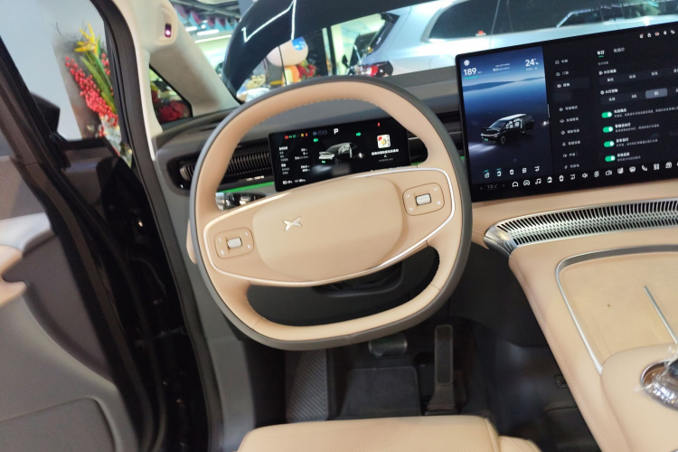 小鹏X9 2025款 650长续航 Max中控内饰13