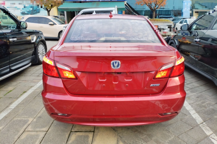 长安 逸动 2015款 1.6L 自动豪华型车身外观6004