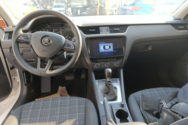 斯柯达 明锐 2019款 1.5L 自动智行舒适版 国VI中控内饰7002