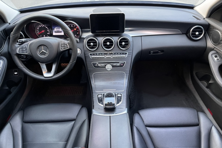 奔驰C级 2016款 C 200 L 运动型中控内饰7004