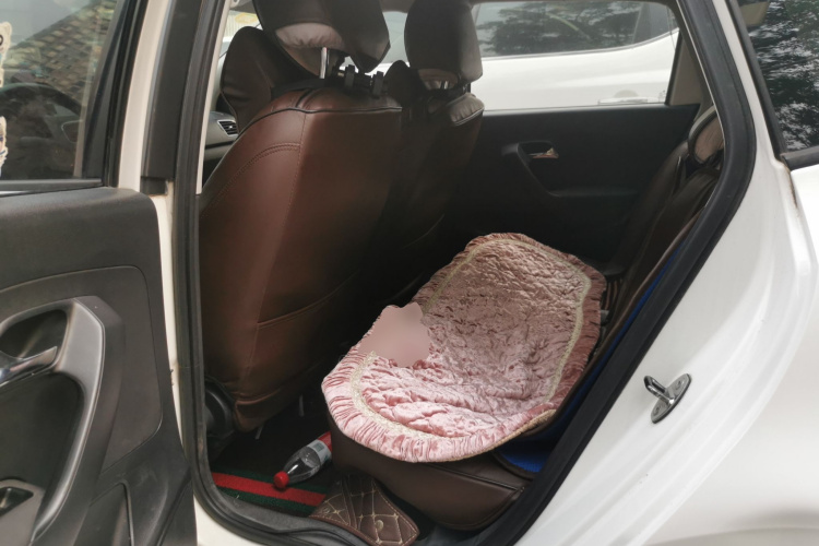 大众 Polo 2014款 1.4L 自动舒适版中控内饰21