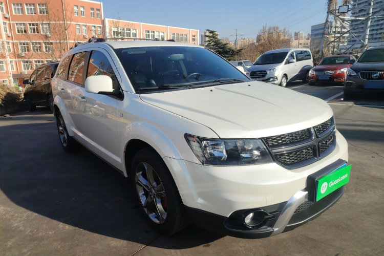 道奇 酷威 2016款 2.4L 两驱旅行版车身外观3