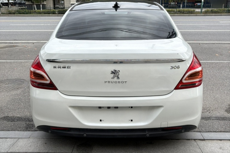 标致308 2014款 乐享版 经典 1.6L 自动风尚型车身外观6004