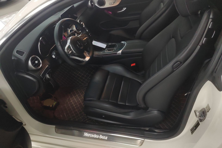 奔驰C级(进口) 2020款 C 260 轿跑车中控内饰19