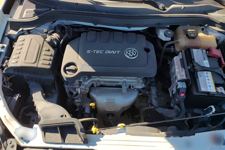 别克 英朗 2021款 典范 1.5L 自动进取型机舱底盘24