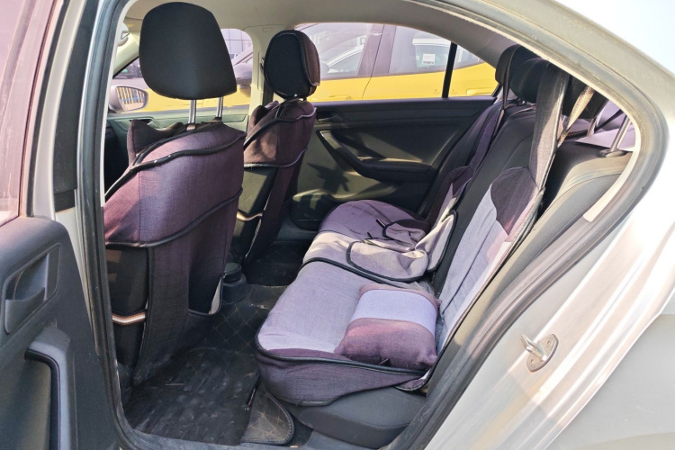 大众 捷达 2015款 1.6L 自动时尚型中控内饰7004