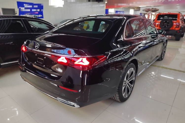 奔驰E级 2025款 改款 E 300 L 豪华型车身外观6005