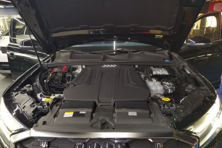 奥迪Q7 2024款 45 TFSI quattro S line运动型局部细节24