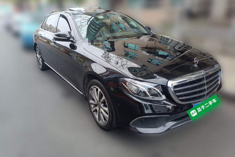 奔驰E级 2018款 E 200 L车身外观3