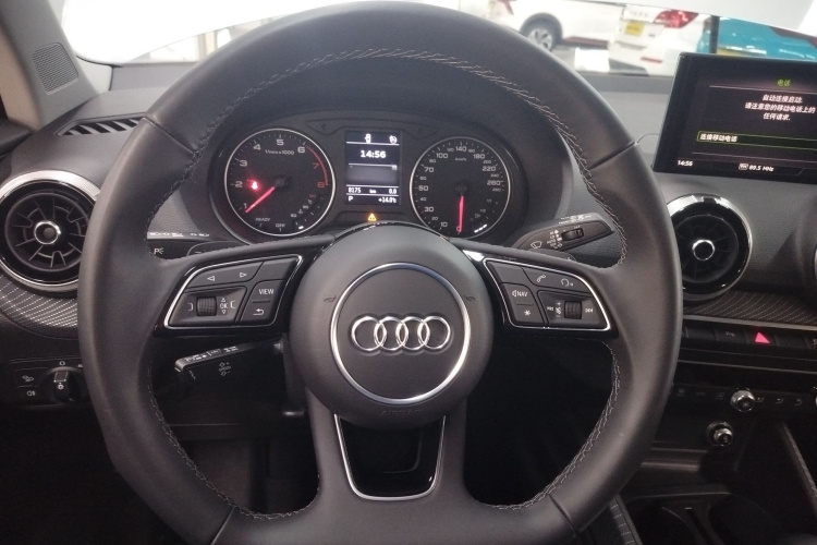 奥迪Q2L 2024款 35TFSI 时尚动感型中控内饰13