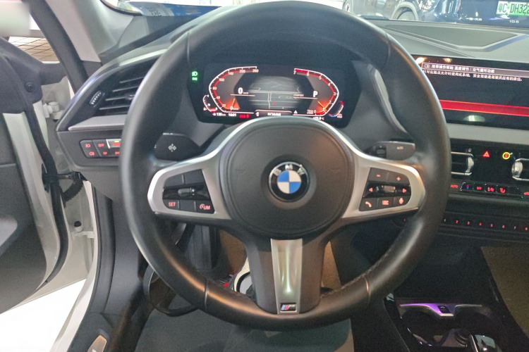 宝马2系(进口) 2021款 225i 四门轿跑车 M运动曜夜套装局部细节13