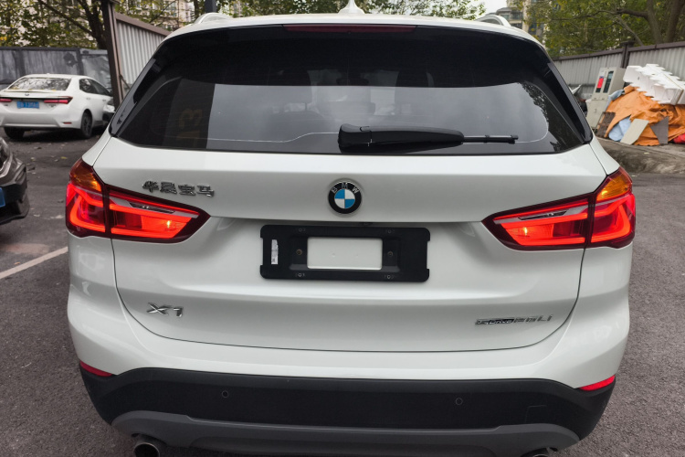 宝马X1 2019款 sDrive20Li 领先型车身外观6004