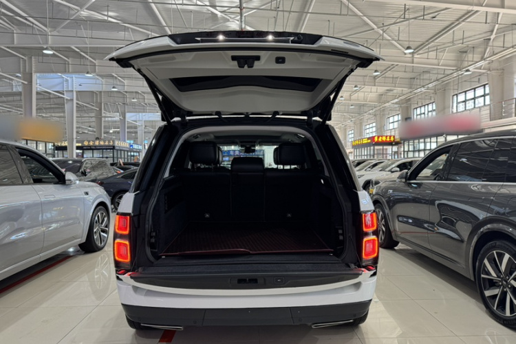 路虎 揽胜 2021款 3.0 L6 盛世版中控内饰7008