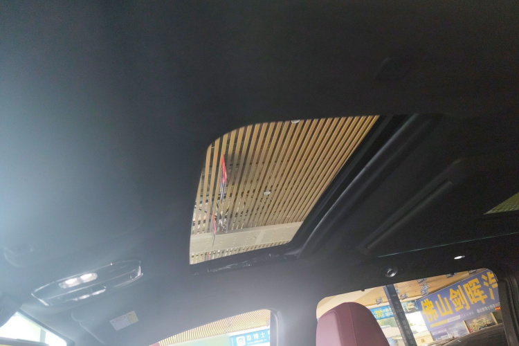 广汽传祺 传祺M8 2023款 宗师系列 双擎 御尊版中控内饰22