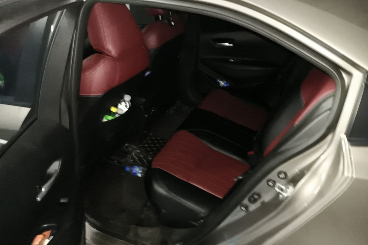 丰田 卡罗拉 2023款 1.8L 智能电混双擎 精英版中控内饰21