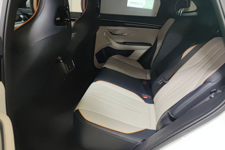 比亚迪 宋PLUS新能源 2023款 冠军版 DM-i 110KM 旗舰型中控内饰21