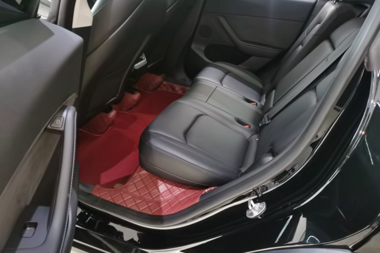 特斯拉 Model Y 2023款 后轮驱动版中控内饰7004