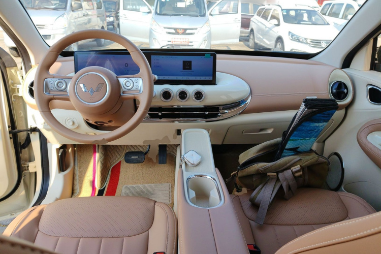 五菱汽车 五菱缤果 2025款 333km 灵犀互联款中控内饰12